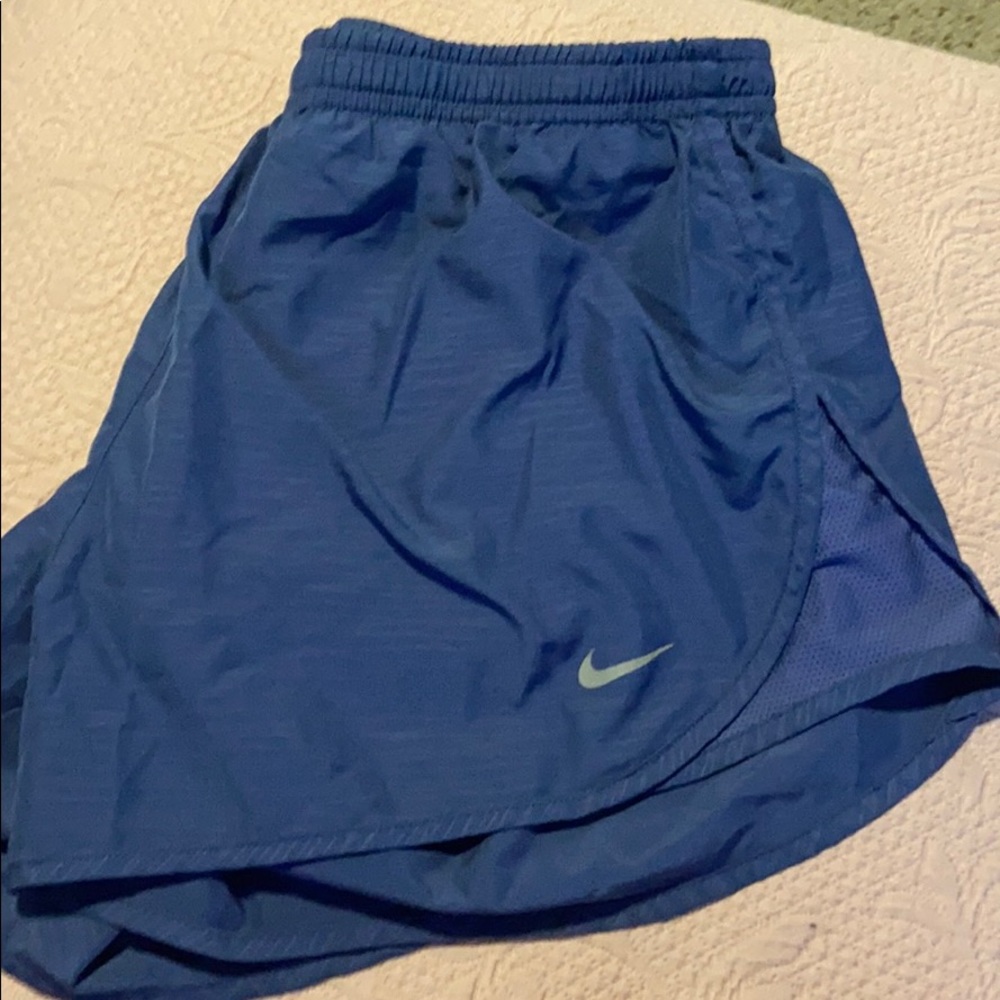 Nike shorts - Picture 3 of 4
